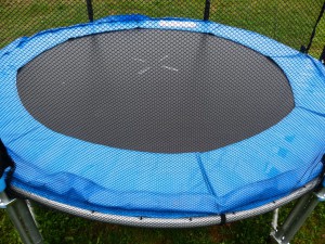 trampoline-114587_1280