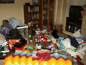 Untidy_living_room_after_unwrapping_gifts
