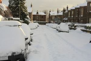 snow-covered-cars-3-1323378-m