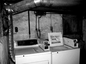 creepy-laundry-room-2-191852-m