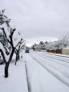 snow-covered-street-685491-m