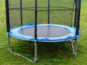 trampoline-114583_1280