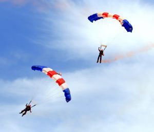 paratroopers-parachute-raf-display-1091628-m