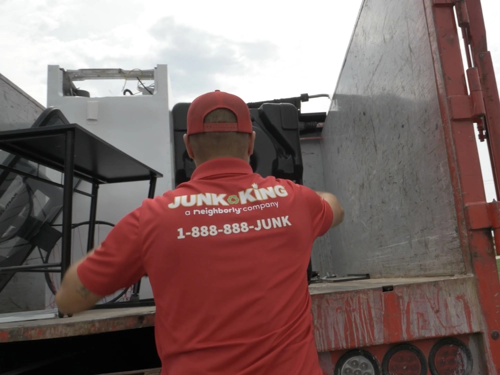 Full property cleanout services in Moss Beach