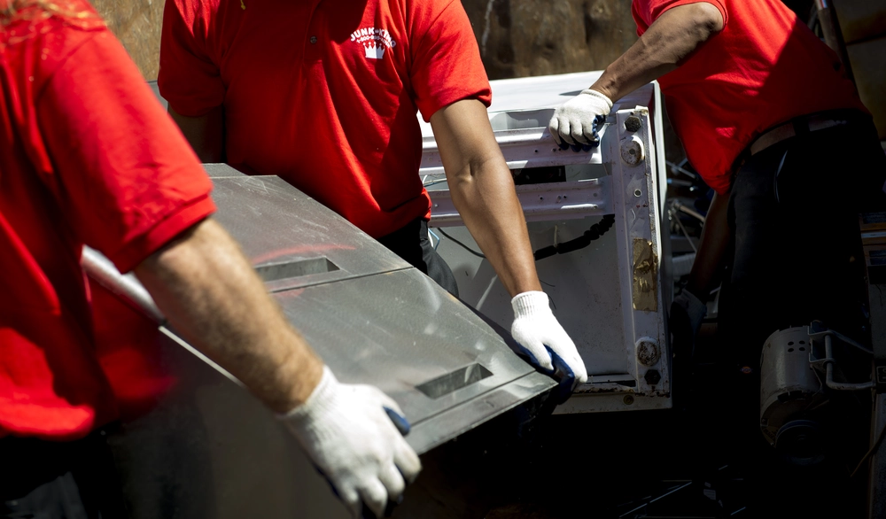 Old appliance removal services in Loma Mar