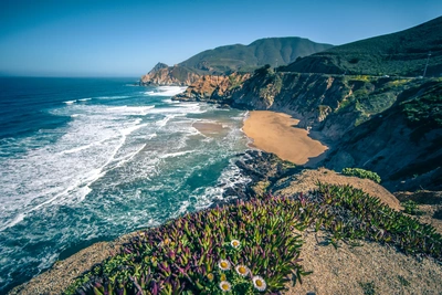 Montara scenic cliffs and Pacific Ocean view trail