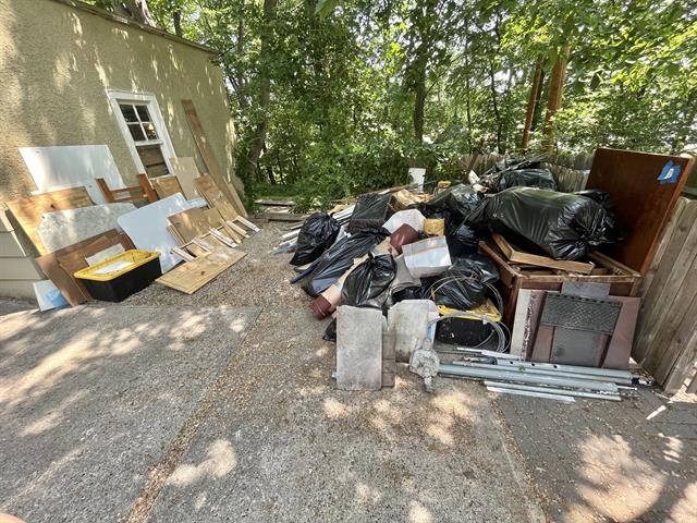 Junk King Atlanta and How They Handle Yard Waste Removal - Junk Removal