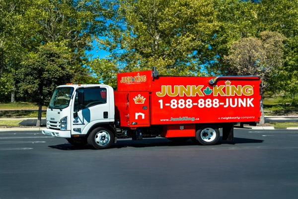 The Benefits of Choosing Eco-Friendly Junk Removal for Your Home